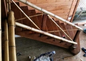 Лестница с перилами из бамбука (3)